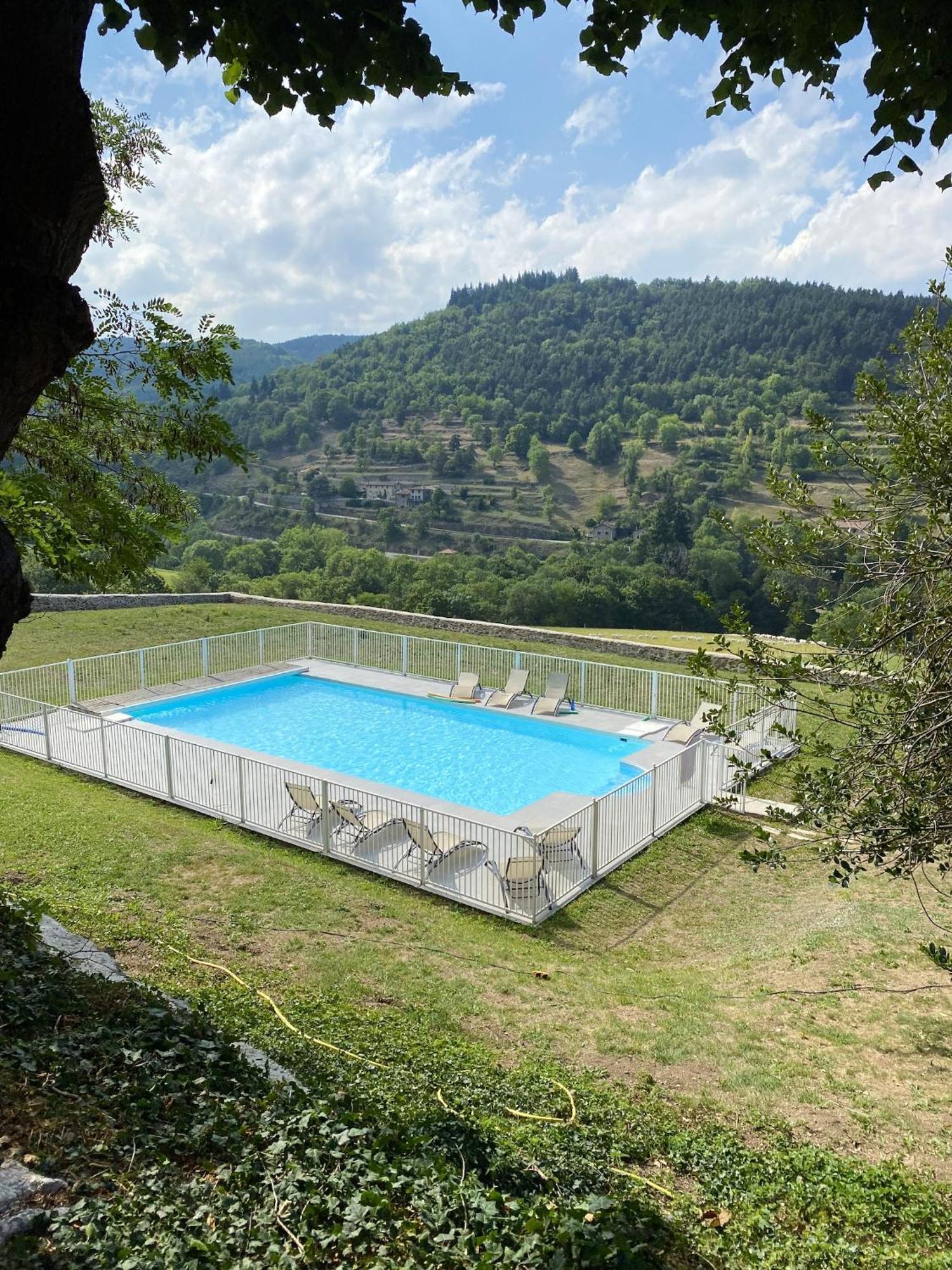 Manoir Majestueux A Satillieu Avec Piscine Privee Kültér fotó